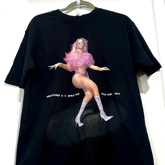 Beyoncé Renaissance Tour Merch NEWEST Pink T-shirt - Picture 2 of 6